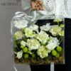 Mẫu Hộp Hoa Mica Trắng Xanh thiết kế lồng kính tươi mát tại Mcheng Florist
