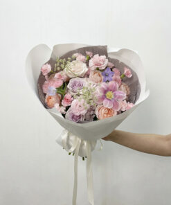 Mẫu Hoa Bó Mix Hồng Tím Pastel thiết kế nàng thơ tại Mcheng Florist