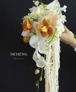 Mẫu Hoa Cưới Tulip Phối Lan Hồ Điệp thiết kế dáng rủ hoàng gia tại Mcheng Florist Long Khánh