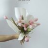 Mẫu Hoa Bó Tulip Hồng Pastel thiết kế thanh lịch tại Mcheng Florist