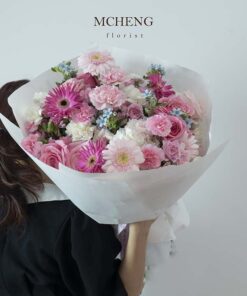 Mẫu Hoa Bó Mix Tone Hồng Pastel & Sao Xanh thiết kế ngọt ngào tại Mcheng Florist