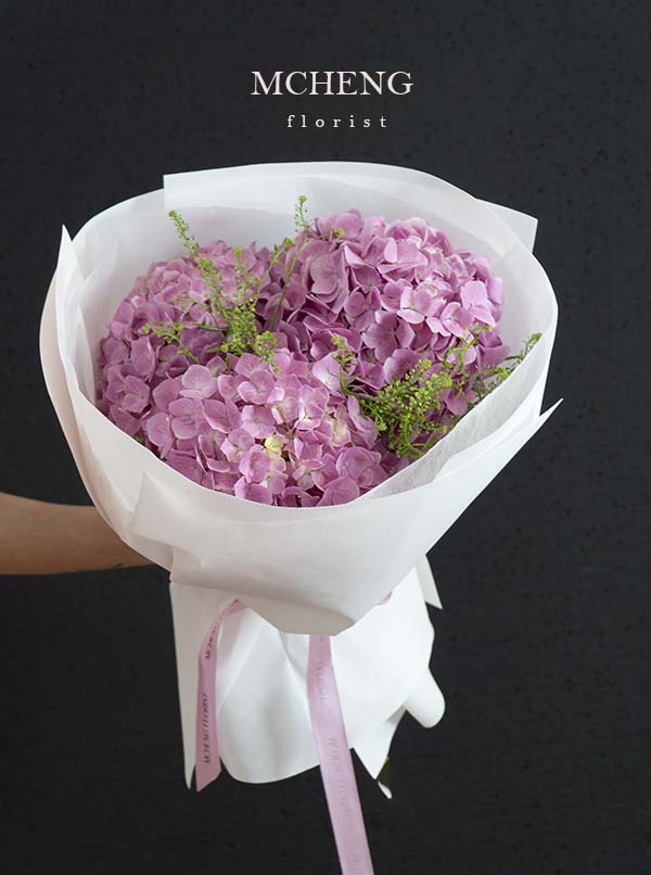 Hoa Bo Cam Tu Cau Tim Mcheng Florist Long Khanh Mẫu Hoa Bó Cẩm Tú Cầu Tím thiết kế ngọt ngào tại Mcheng Florist