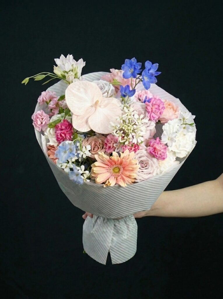 Bó Hoa Mix Đa Sắc & Lan Hồ Điệp Bản Giao Hưởng - Mcheng Florist Mẫu Hoa Bó Mix Đa Sắc và Lan Hồ Điệp thiết kế thanh lịch tại Mcheng Florist