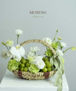 Mẫu Giỏ Trái Cây Mix Hoa Nho Xanh thiết kế thanh mát tại Mcheng Florist