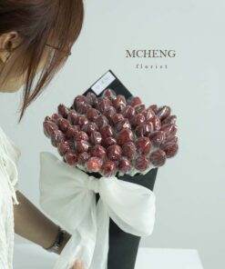 Mẫu Hộp Hoa Trụ Dâu Tây thiết kế cá tính tại Mcheng Florist