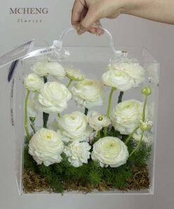Mẫu Hộp Hoa Mica Mao Lương Trắng thiết kế tinh khôi tại Mcheng Florist