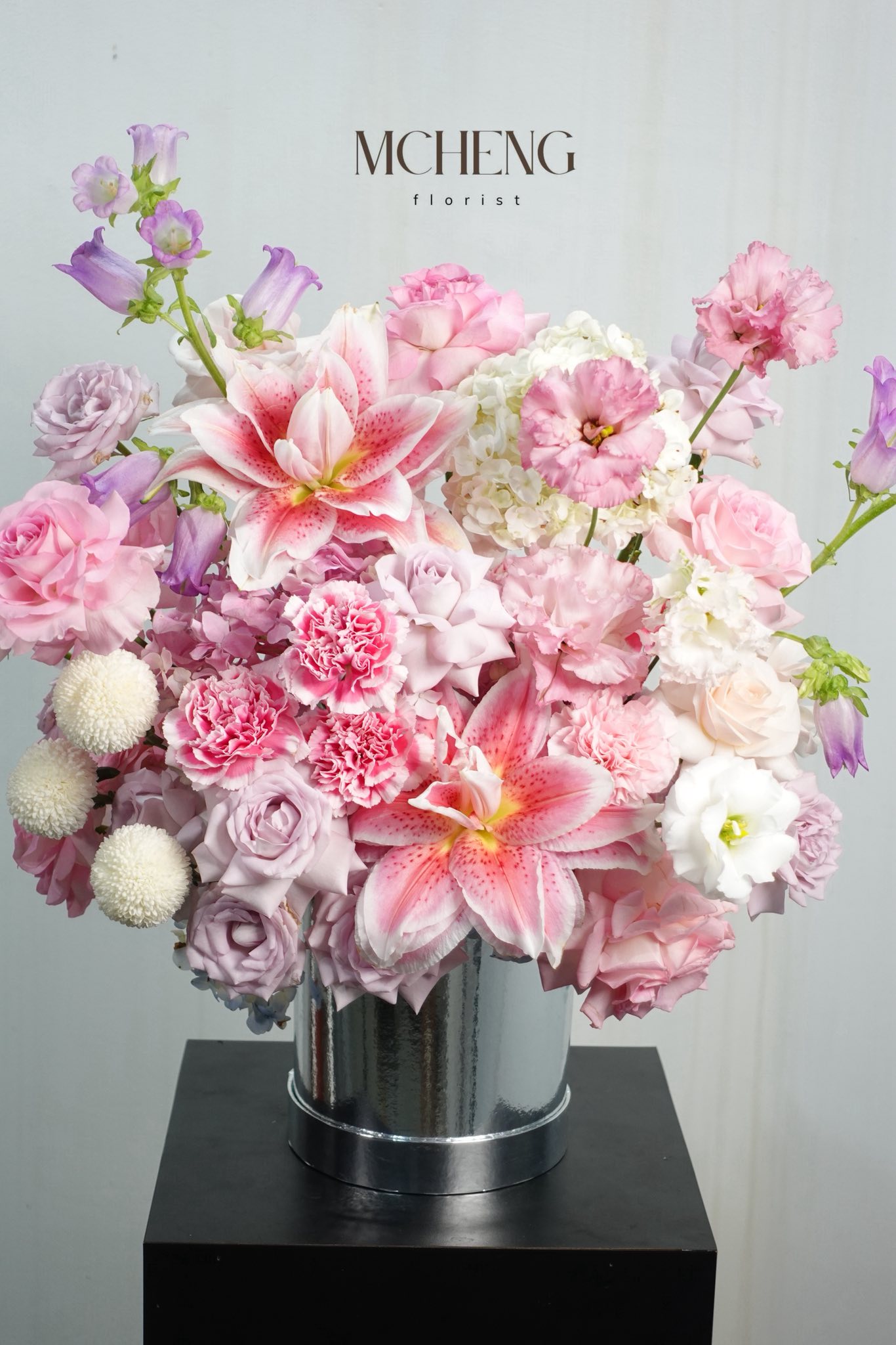 Hop Hoa Ly Kep Phoi Hong Tim Mcheng Florist Long Khanh Mẫu Hộp Hoa Ly Kép Phối Hồng Tím thiết kế ngọt ngào tại Mcheng Florist Long Khánh