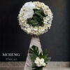 Mẫu Kệ Hoa Chia Buồn Vòng Tròn Trắng thiết kế trang nghiêm tại Mcheng Florist