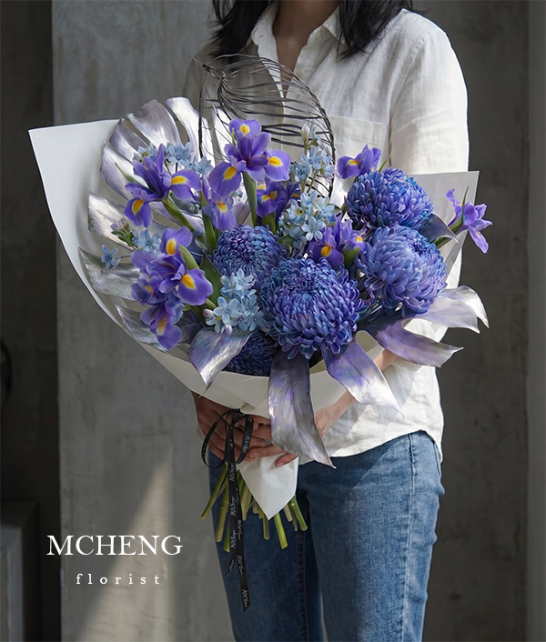 Hoa Bó Cúc Mẫu Đơn Xanh Mix Điền Vi Bản Sắc - Mcheng Florist Mẫu Hoa Bó Cúc Mẫu Đơn Xanh Mix Diên Vĩ thiết kế cá tính tại Mcheng Florist
