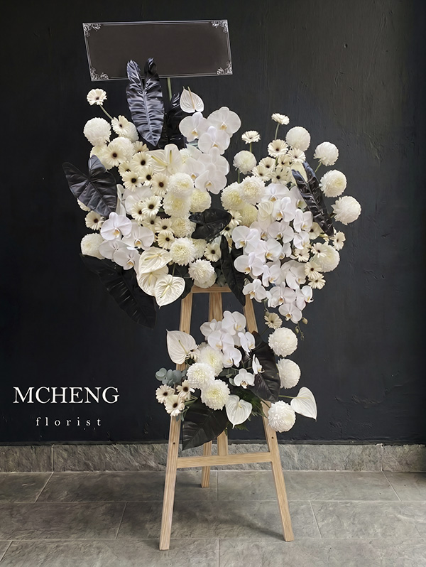 Goc Hoa Chia Buon Trang Den Góc chụp cảnh sự tương phản trang nghiêm của hoa Lan Hồ Điệp trắng