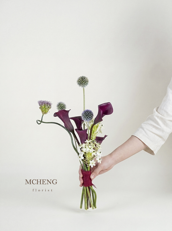 Hoa Cuoi Cam Tay Calla Lily Tim Den Mcheng Florist Long Khanh Mẫu Hoa Cưới Cầm Tay Calla Lily Tím Đen thiết kế cá tính nghệ thuật tại Mcheng Florist