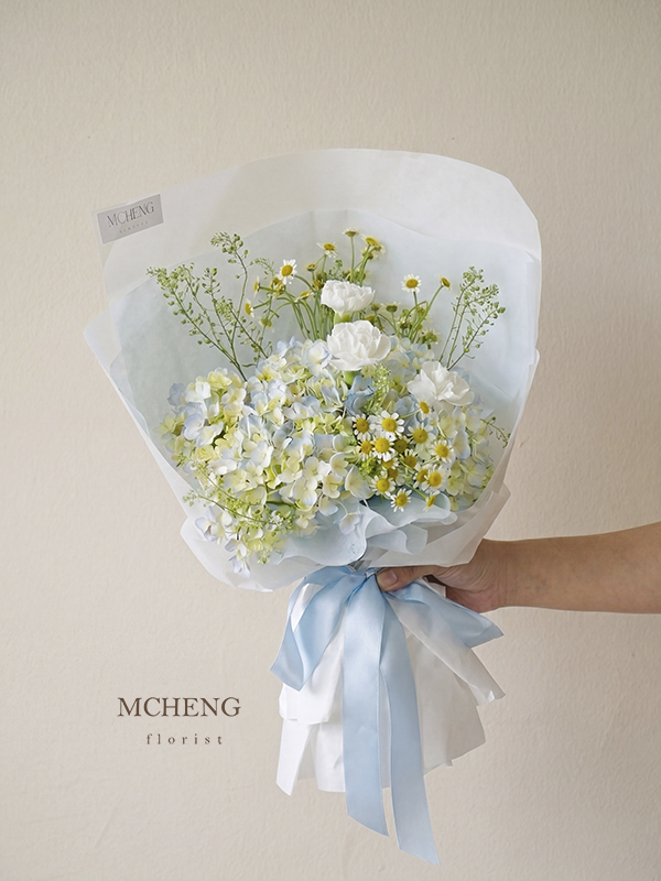 Hoa Bo Cam Tu Cau Xanh Mix Cuc Tana Mcheng Florist Long Khanh Mẫu Hoa Bó Cẩm Tú Cầu Xanh Mix Cúc Tana thiết kế trong trẻo tại Mcheng Florist