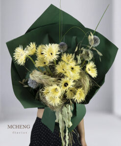 Cận cảnh vẻ đẹp mộc mạc của mẫu Hoa Bó Đồng Tiền Tua Trắng Mix Cầu Gai