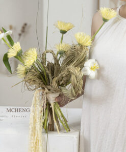 Mẫu Hoa Cưới Cầm Tay Đồng Tiền Tua thiết kế phong cách Rustic tại Mcheng Florist