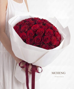 Mẫu Bó Hoa Hồng Ecuador Size Lớn thiết kế rực rỡ tại shop hoa tươi Mcheng Florist