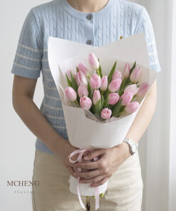 Mẫu Bó Hoa Tulip Hồng Pastel thiết kế tinh khôi lãng mạn tại Mcheng Florist