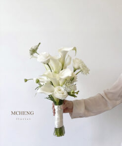 Mẫu Hoa Cưới Rum Trắng thiết kế nhẹ nhàng thanh tao tại Mcheng Florist Long Khánh