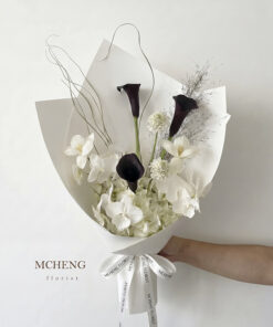 Mẫu Hoa Bó Cẩm Tú Cầu Trắng & Calla Lily Đen thiết kế nghệ thuật tại Mcheng Florist
