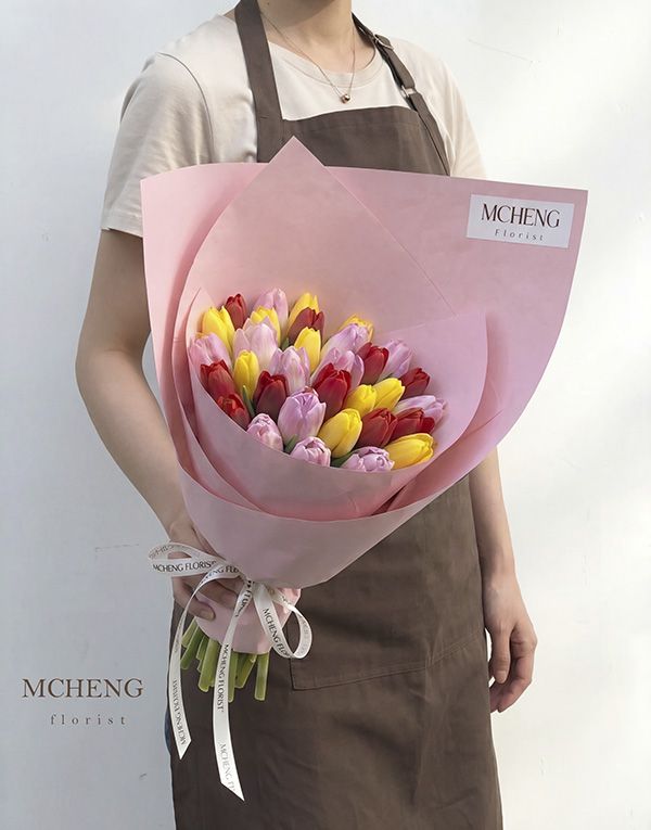 Hoa Bo Tulip Mix Mau Mcheng Florist Long Khanh Mẫu Hoa Bó Tulip Mix Màu mang vẻ đẹp tươi trẻ tại Mcheng Florist