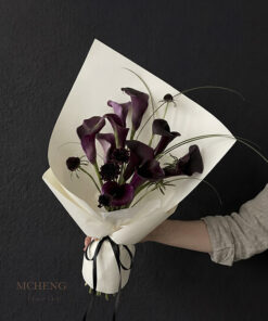 Mẫu Hoa Bó Calla Lily Đen & Scabiosa mang vẻ đẹp quyền lực tại Mcheng Florist