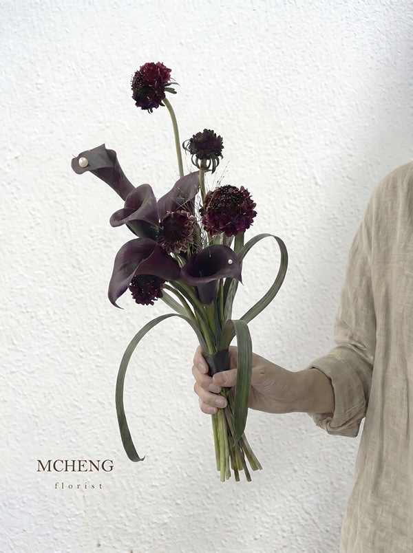 Hoa Cưới Calla Lily Đen Độc Bản - Mcheng Florist Hoa Cuoi Cam Tay Calla Lily Den Mcheng Florist Long Khanh