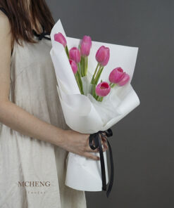 Góc chụp ngang hoa bó tulip hồng đẹp