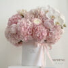 Mẫu Hộp Hoa Chúc Mừng Tone Hồng Pastel thiết kế đài các tại Mcheng Florist