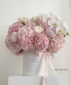 Mẫu Hộp Hoa Chúc Mừng Tone Hồng Pastel thiết kế đài các tại Mcheng Florist