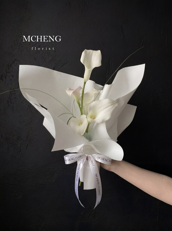 Mẫu Hoa Bó Calla Lily Trắng Tối Giản thiết kế thanh lịch tại Mcheng Florist
